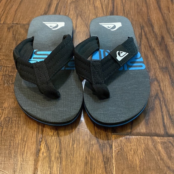 Quicksilver flip flops size 13. EUC - Picture 3 of 3